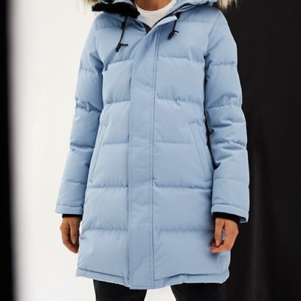✨Aritzia✨ St. Anton Parka Coat